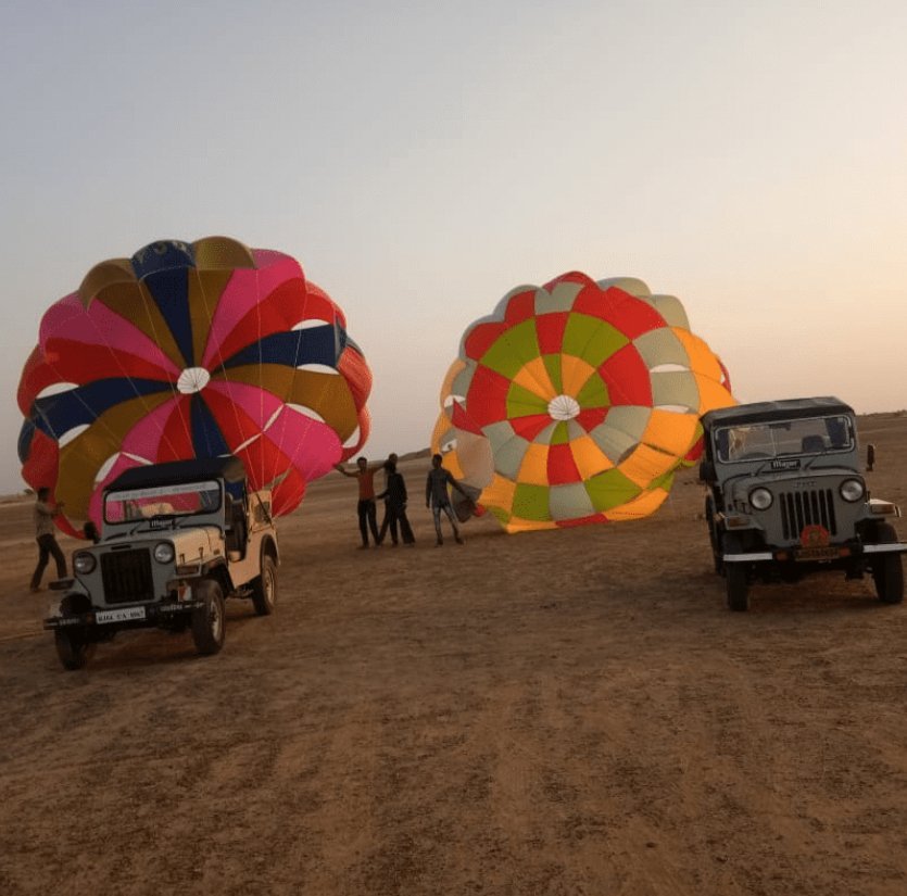 parasailing in jaisalmer sam sand dunes